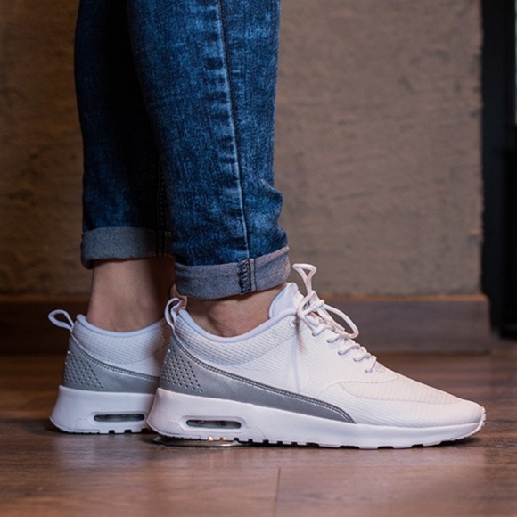 Nike Air Max Thea Casual Sportswear Shoe White Metallic Womens Size 8.5 - Picture 2 of 12